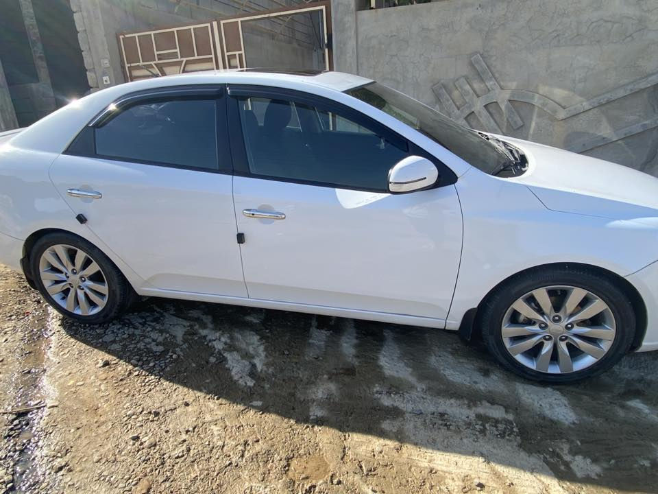 سيراتو ٢٠١١
كلين بدون ضرر .محرك ١٦.فتحة سقف . بصمه .شفتات سترين.حساس خلفي.شاشة كاميرا خلفيه.سيارة باسمي رقم اربيل شرط التحويل .موصل قوسيات  ١١٨ ورقة
***********
