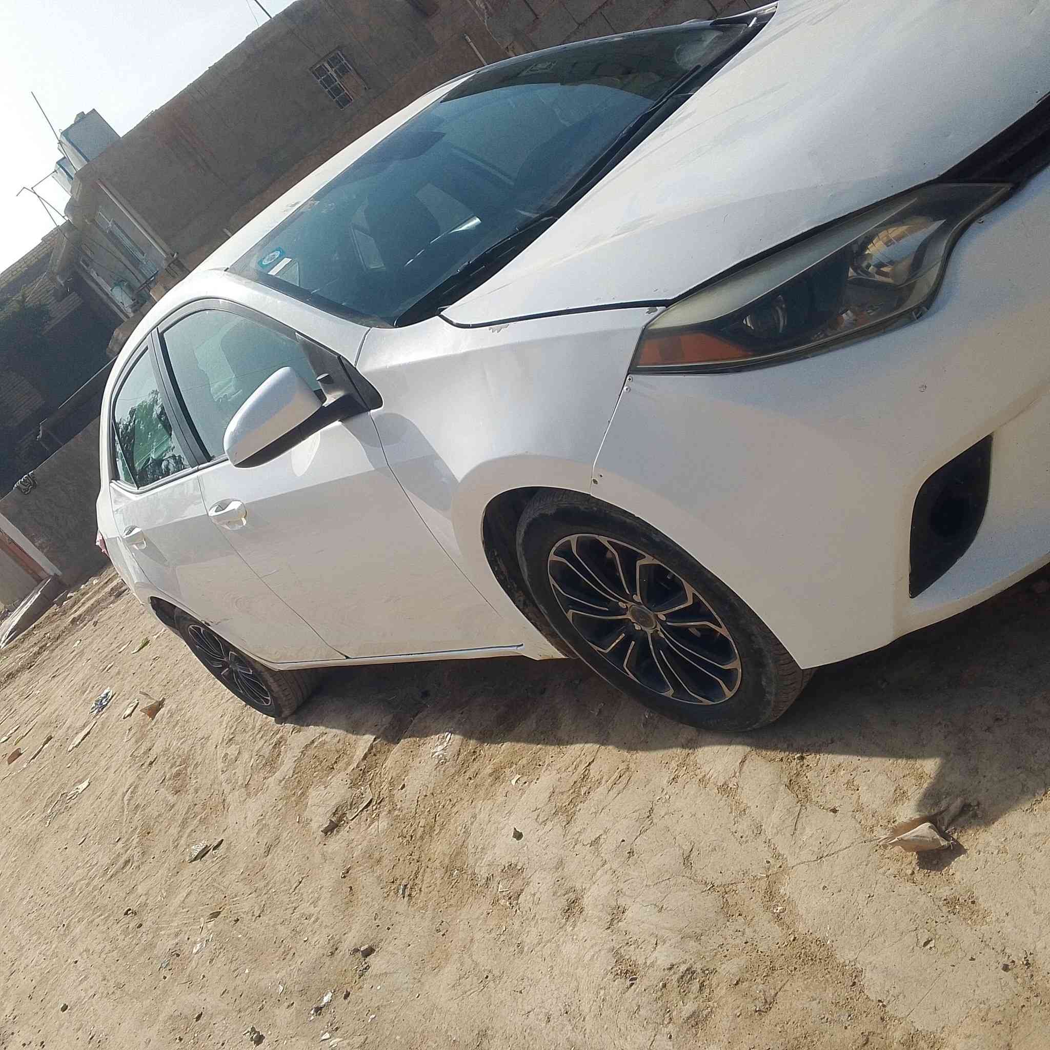 كورلة 2015 سيارة بيعة قطع ثلاثة ابيع حزام مكينة2000تبريد سيارة جاهزة مكان السيارة  الفلوجة السعر 110 ***********
