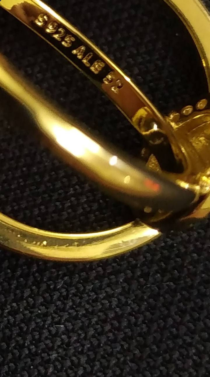 قطع فضه 925 طلاء ذهب ماركة باندورا المهتم تواصل خاص توصيل متوفر


**إذا كنت صاحب هذا الإعلان وتريد حذفه لأي سبب، رجاءا أرسل رسالة إلى الدعم الفني**