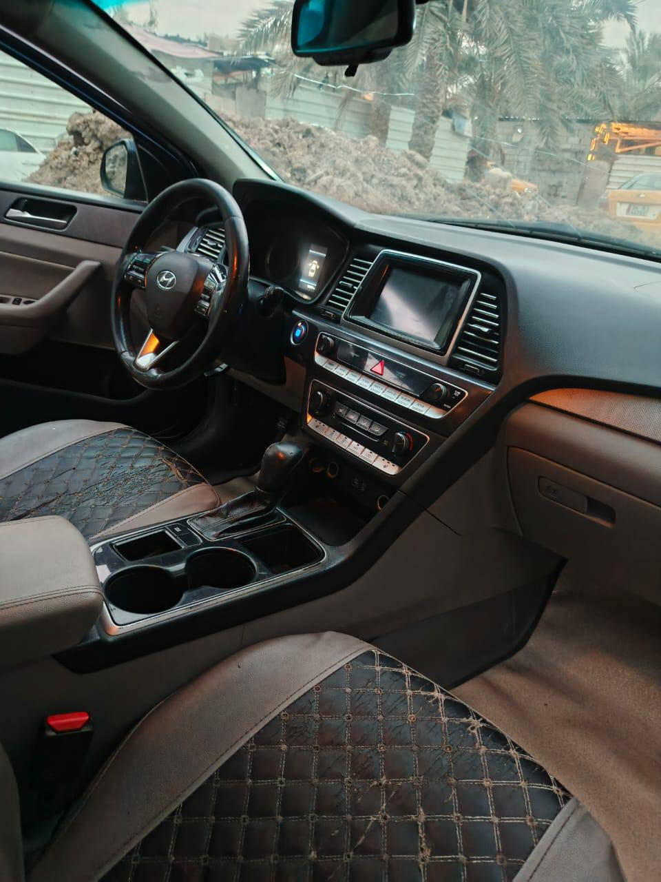 بسم الله ماشاء الله 
سوناتا وارد امريكي 2018 للبيع او المراوس حسب القناعة 
الموديل :2018
ويل كب 18
كشن السايق كهرباء
بصمه ابواب
بصمه تشغيل 
بصمه جنطة 
الداخل لونين رصاصي 
مقاعد الامام تتدفئه
سعة المحرك لتر 2.4 
اللون  : كحلي 
نظام للقيادة Drive Mode ايكو سبورت ونورمال 
تحكم ستيرن   كورس سرعه 
رادار جانبي  /خلفي تنبيه اقتاراب السيارات من حولك
شاشه كبيرة ونظام Gps و ايباد 
‏ABS نظام الفرامل المانعة للإنزلاق 
توزيع قوة الفرملة الكترونيا ESD
صدوق ذكي يفتح بمجرد الاقتراب منه 
كاميرا خلفية دواره
لايت كشاف بلوجكتر
مدخل AUX
مدخل USB
شاشه ثانيه اعطال وسيرفس للسيارة
حادث جاملغ ايسر جه السائق  و البنيد وصندوك الخلفي بأمريكا سونارها موجود ويه الصوره 
النقوصات : حداديه أمامية الشاشه مالت السياره غسلت الدشبول وطفت 
بيها طعجه بالبنيد ماشر عليه بالصور 
بدون ايرباكات الايرباكات سليمه 
رقم السياره اربيل الجديد صار سنه من منتهية  السنويه باسم أبنية من بغداد
      السعر 110
مكان السياره البصره ابي الخصيب 

اتصال *********** البصرة, العراق
