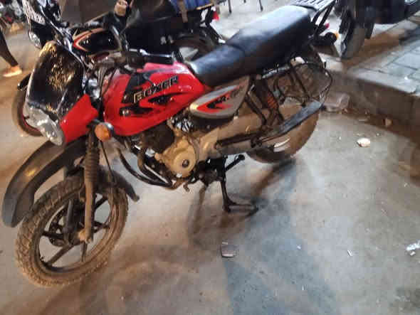 السلام عليكم توفر بوكسر  مديل 23 مكينة مكفولة الدرجة كلشي مناقصه 
مكاني بغداد مدينت الصدر 
رقم ***********
