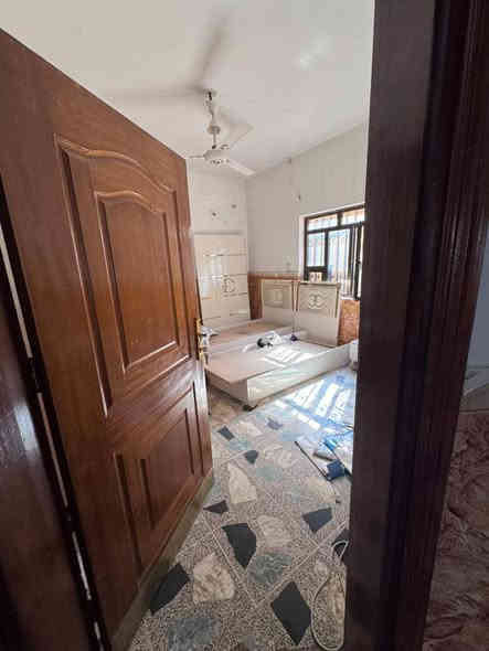 دار للبيع في تكريت الزهور الثانية حولي الزهور قرب جامع التواب مساحة 200م
شارع 15م 
تبليط ومقابيل حديقة 
طابقين يحتوي على 5غرف نوم 
ومطبخ حار وبارد وحمامات داخلية وخارجية  ارضية كاشي مطعمة بمرمر أبواب خشب صاج كتائب حديدة كامله للبيت كله ما ناقصة اي شي فقط جيب غراضك وتسكن
سعر 185
***********
