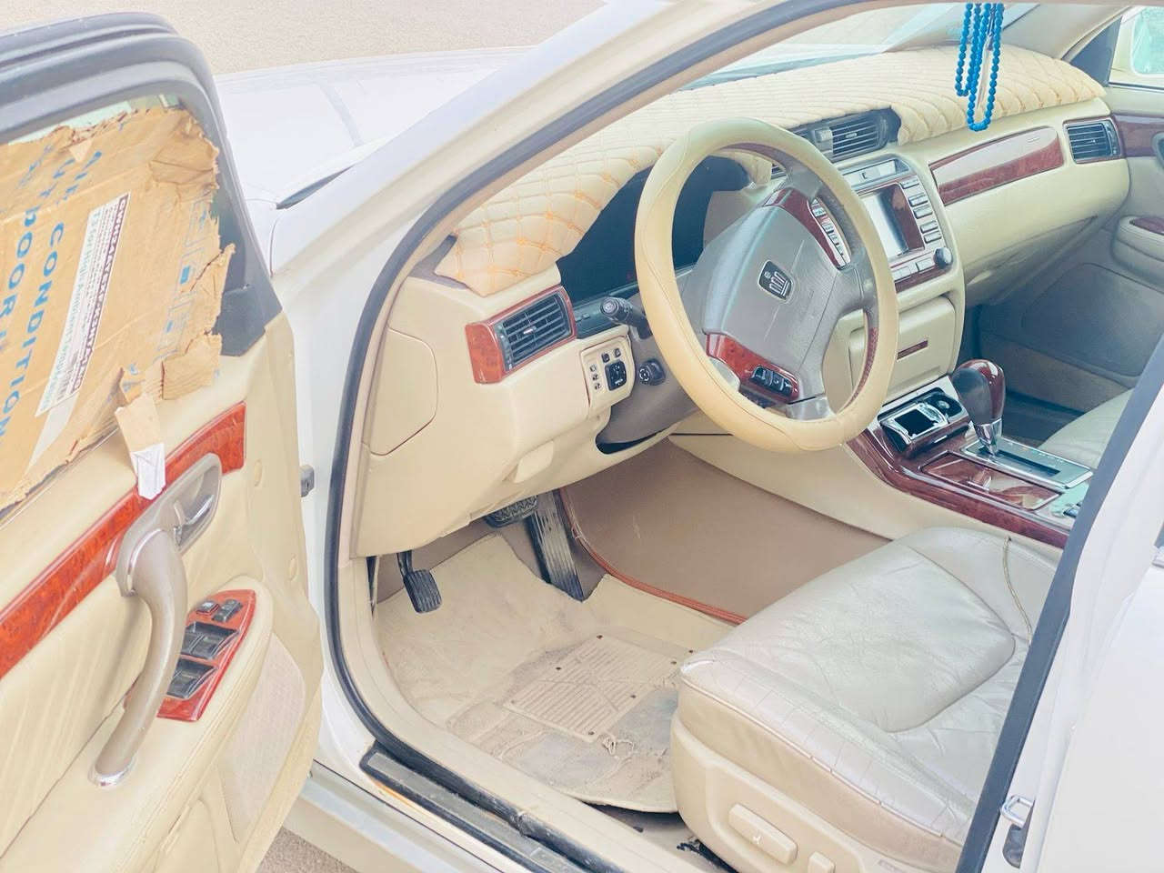 متاح ملكه فول ماعده الفتحه 4دكم رقم بصرع نكليزي ديفور الجبير رقم *********** 
سعر 160
