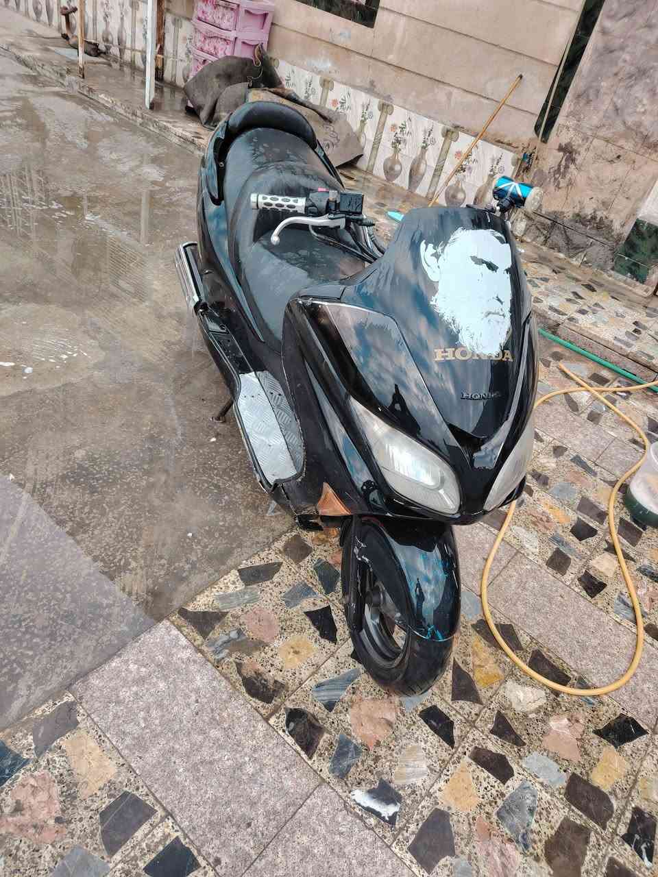 عليكم من ارخص الدمن دراجة فورزة 0/٩ بصمة محرك خير من لله   كهربيات شغالة  دراجة مال جناي نضيفة ومرتبة  مكاني بغداد شعب مستعجل عل بيع سعر ٥٥٠
***********
