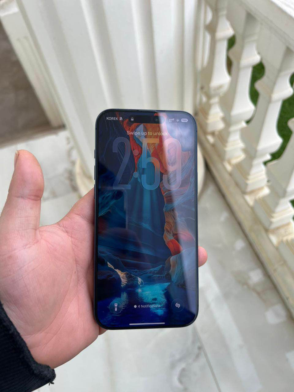 ئایفۆن 17 پڕۆ ماکس، ڕەنگی شين ، زۆر پاک و بێ کێشە 
وەک نوێ وایە. مۆبایلەکە زۆر نوێیە، بیپشکنە ئینجا بیبە. پاتری 100٪، زةماني تاكو مانگي ١٠ ماوة، 256gb دوو سیم کارتە و کامل ئەشیای لەگەلە نرخەکەی 1450 دۆلار و کەمێک مەجالی تێدایە.
***********
آيفون 17 برو ماكس ، نيلي نضافه فول فول جديد. التلفون جديد تفحص بعدين تأخذ  بطاريه 100 و ضمان باقي حتى شهر ١٠ و 256gb دبل سيم سعر1450$ بي مجال بسيط
*********** أربيل, العراق
