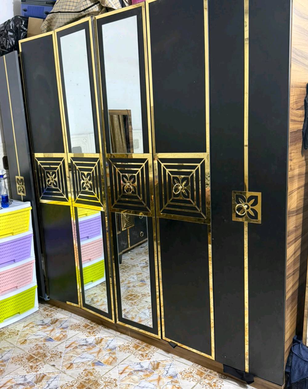 غرفه البيع سعر 400 قفلها عنوان البصره لاصمعي قديم قرب بيت الاوربي أرقم***********