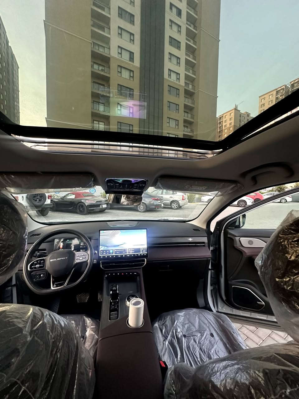 S09 2.0L LUXURY سوئیست
للتواصل على الرقم *********** بيه واتساب 

الموديل : 2026    ،    العداد: 4050 كيلو متر 
الرقم : بغداد ، خصوصي 
حالة السيارة : كلين تايتل 
المحرك : 4 سلندر  2.0L تيربو 254 حصان
الركاب : 3 صفوف مقاعد و 7 ركاب

المواصفات:
- إطارات قياس 20 إنش
- فتحة سقف بانوراما
- شاشة عرض ترفيهية قياس 15.6 انش
- شاشة عدادات رقمية قياس 10.25 انش
- كاميرات محيطية 540 درجة
- رادار تفاعلي
- نظام تحذير مغادرة المسار
- نظام الكبح التلقائي في حالة الطوارئ
- نظام القيادة شبه الذاتية
- نظام مراقبة النقطة العمياء
- نظام التحكم بنزول المنحدرات
- حساسات أمامية و خلفية 
- نظام التحذير من التصادم الأمامي والخلفي
- نظام الفرامل الأوتوماتيكي Autohold
- نظام ابل كار بلاي واندرويد أوتو لاسلكي
- نظام صوتي متطور 8 سماعات من Sony
- بلوتوث / هاتف السيارة
- مقعد السائق والراكب كهربائي
- مقاعد السائق والراكب تدفئة + تبريد 
- إنارة محيطية + إنارة ترحيبية
- عتبات الأبواب مضيئة
- الأضواء الأمامية والخلفية أوتوماتيكية ليد (LED)
- المرايا الجانبية قابلة للطي كهربائياً.
