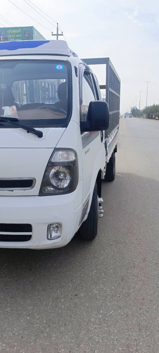 السلام عليكم للبيع كيا فحل موديل 2013صبغ عام بدون ضربه السعر 120وبيه مجال العنوان النجف الاشرف الرقم ***********
