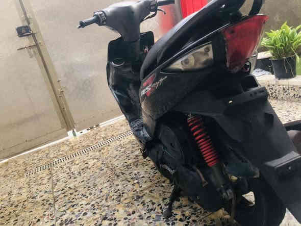 سلام عليكم دراجة للبيع  ماكس مضلع نوزل دراجة خير من الله وين متريد شغل وطلع ما مفتوحة بلادية صالنصة fmوسلف رياضي عدسة زنون السعر 600وبيها مجال  مكان بغداد الزعفرانية رقم الهاتف ***********
