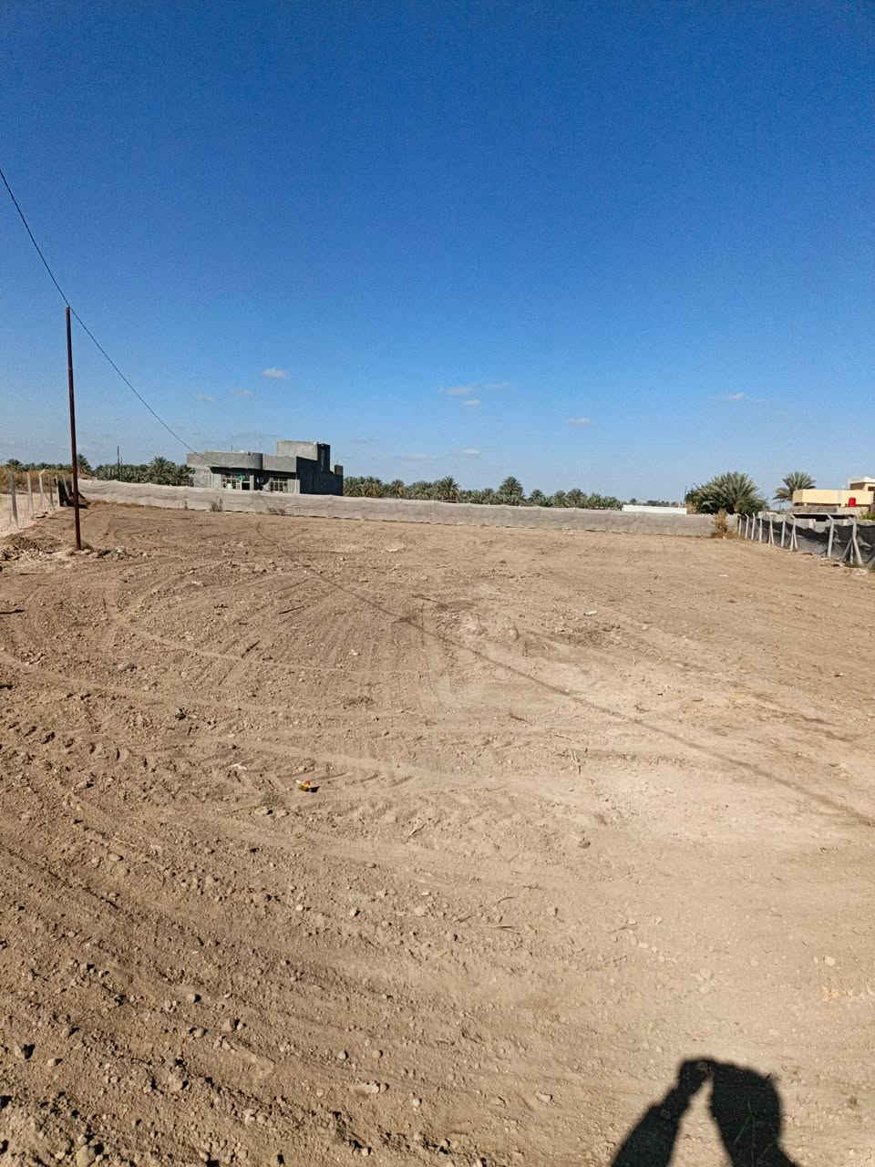 سلام عليكم 2000متر البيع طابو زراعي سند 25 تحويل مباشر يوجد كافة الخدمات ماء كهرباء تبليط يبعد عن تبليط 25متر واجه 53 متر /تصلح الزراعه وتصلح سكن/مكان بابل منطقة الامام علي ابن الحسن ابو هدمه/ تبعد عن الامام علي ابن الحسن كيلوين /***********
