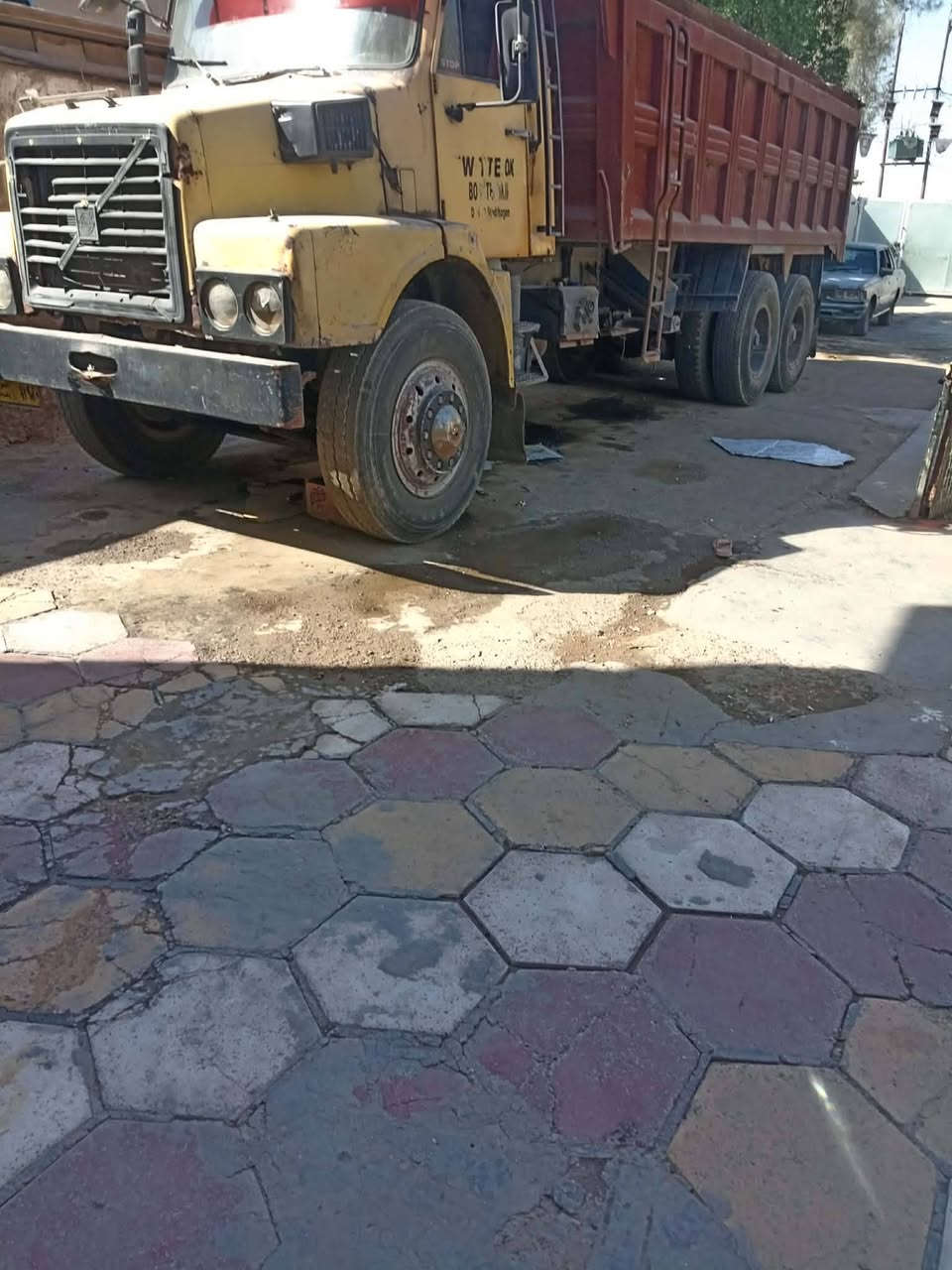 سلام عليكم فالفو لبيع مديل ٨٢ مكينه جي ١٠لاصرف ولابخار كير 4/4 فقصتين مجموعة ١٤ تايرات نص عمر رقم بغداد أصفر تحويل مكان بغداد *********** اني مكلف بل نشر
