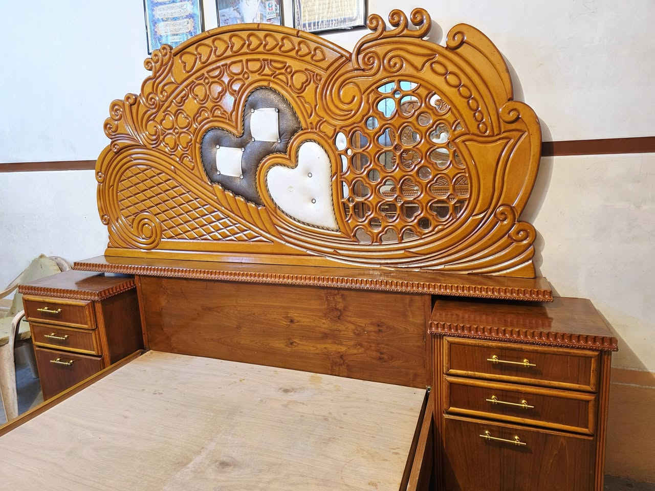 ***********
غرفه نوم مستعمل نظيف سعر فقط 800الف العنون حسنكوى جانب دكتور عوني قبلان دخل فرع
