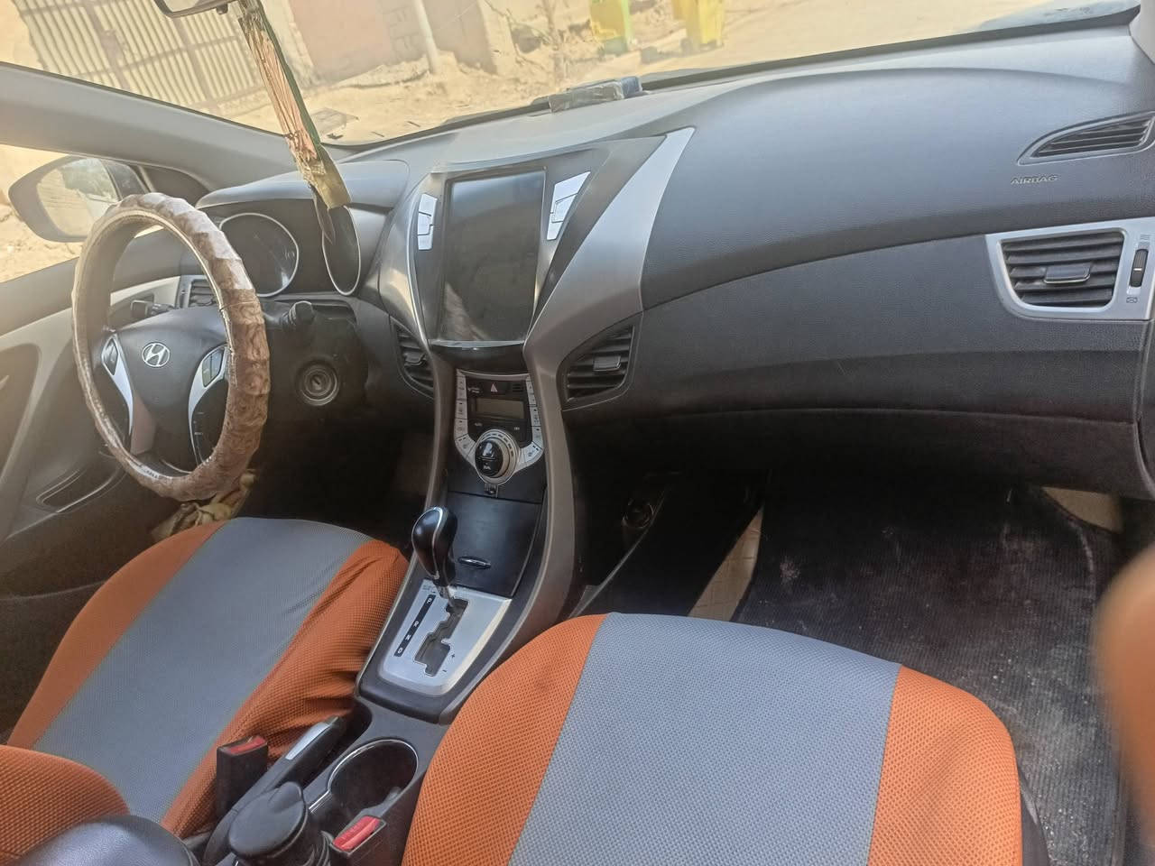 السلام عليكم النتره افانتي مديل 12وارد كوري مكفوله من الضربه تخم تاير حداده تحكم ستيرن حساسات خلفيه محرك وكير خير من الله السعر 85وبيها مجال مكان السياره البصره قضاء القرنه للستفسار على هاذ الرقم ***********
