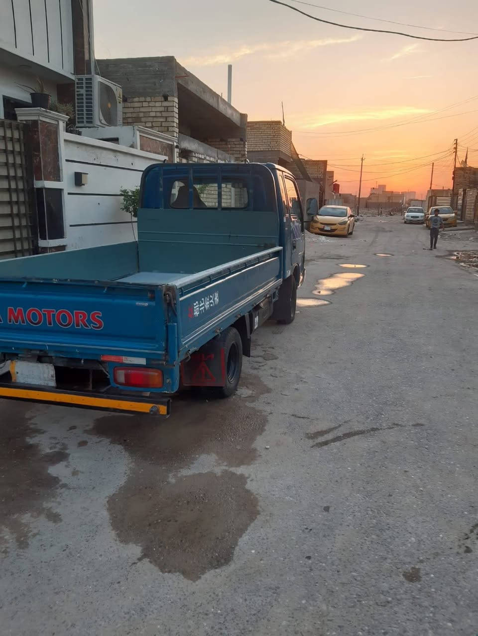 كيا فنتيره محرك ٣٠٠موديل ٩٨ رقم ديالى السعر ٥٥وبيه مجال بسيط مكاني بغداد ما تواجد على الفيس تصل على الرقم ***********
