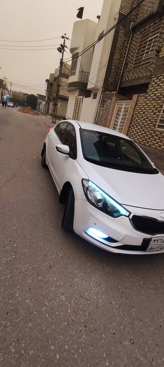 اسلام عليكم

  سيراتو 2013 شكل 14 السياره كفاله عده بارد 2 بيه
كير مكينه وحداديه كفاله   حداديه جديده سياره مال جناي 
الموصفات تحكم ستيرن دواسات رياضيه حساس امامي خلفي كامره اشاير بلمري المري شفط تكايه خلفيه 5 تجاوي تبريد قطعتين ثلاجه بلجكمجه 4 دسك نضام اي بي اس لد خلفي وامامي امامي ترحيب بلنهار كشنات الوره قلاب نضام سكيورتي ابلادي وجهاز انذار محرك 1600 6 نمر صالنصه رياضي يداات امطعمه نيكل كشاف زنون *********** هذا رقمي بي وتساب
