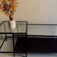 طاولة زجاج • سوداء • ايكيا