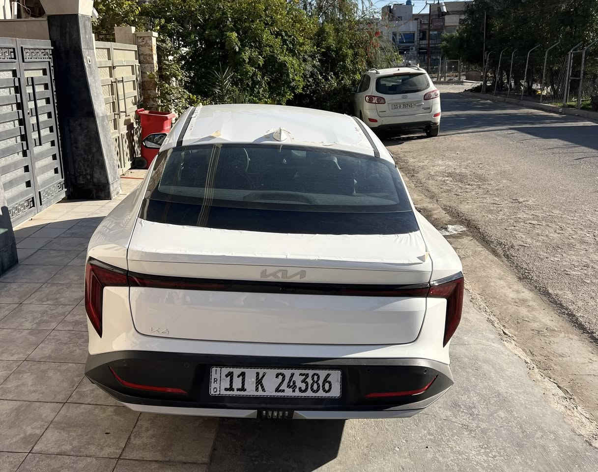 بيع مستعجل سعر مناسب 
للبيع k4 موديل 2025 خليجي رقم بغداد باسمي 
ماشيه توها دخلت الف 
مكينه 2000 دوش 
مدوشمه ارضيات وجلد اصلي 
( سويج )
موقعي اليرموك او حي العدل 
ضمان 5 سنوات 
اتصال ***********
ترهم بيع او مراوس حسب قناعه
