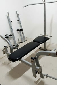 جهاز اثقال • معدات رياضية