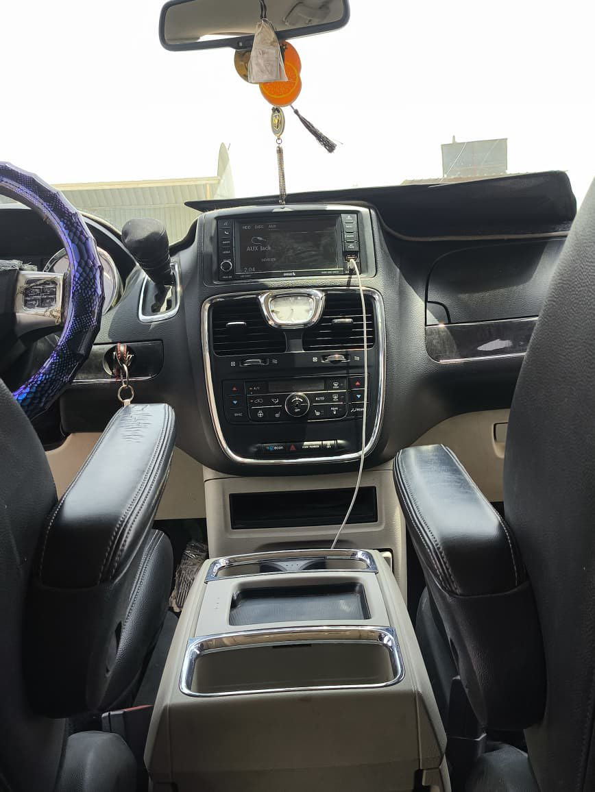 السلام عليكم ورحمة الله وبركاته من رخصة الادمن دوج كراند كرفان 2019 رقم نجف دولي فول مواصفات واحد على واحد فئة GT ومعروفة مواصفات الجيتي شاشة أمامية قلاب وشاشة بل سقف شغالة ثلاث قطع تبريد والسيارة بسمي والسيارة   حادثها جاملغ الامامي من الجهه الايمن وللعلم صور الحادث من يمضى عليها 5 سنوات ماتطلع بل سستم والك فحص بل سونار بس جاملغ  والجاملغ اصلي مابي صبغ والسيارة نضيفة جداً كيرومكينة مامفتوحات السعر 220بي مجال  ترهم مرواس ونقدأ 
الرقم: ***********  
الرقم:
