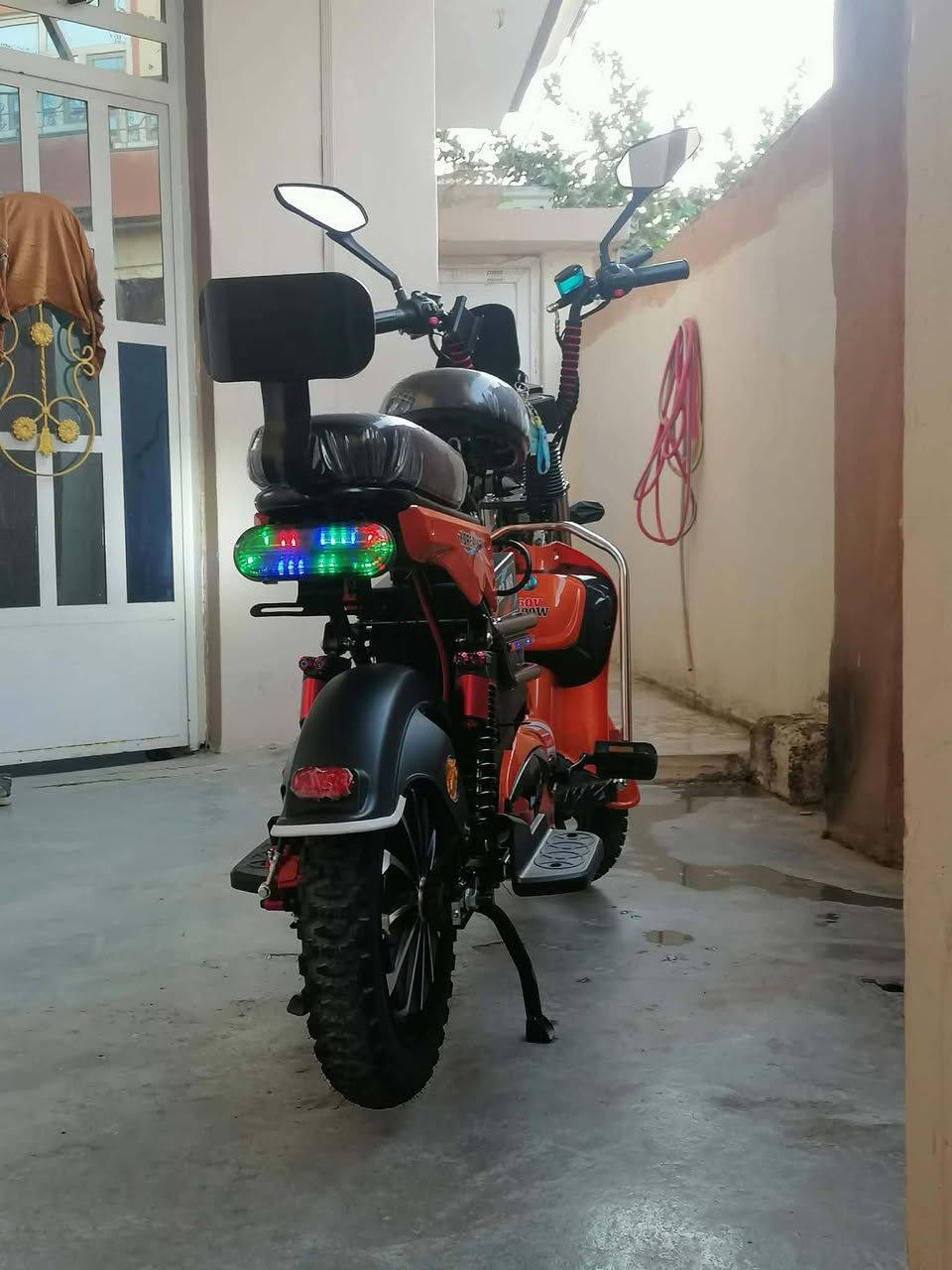 بايسكل شحن موديل 2025جديد مستعمل شهرين فقط سعره 650اوبي مجال الطيبين مكاني دلي عباس التصال على الرقم ***********
