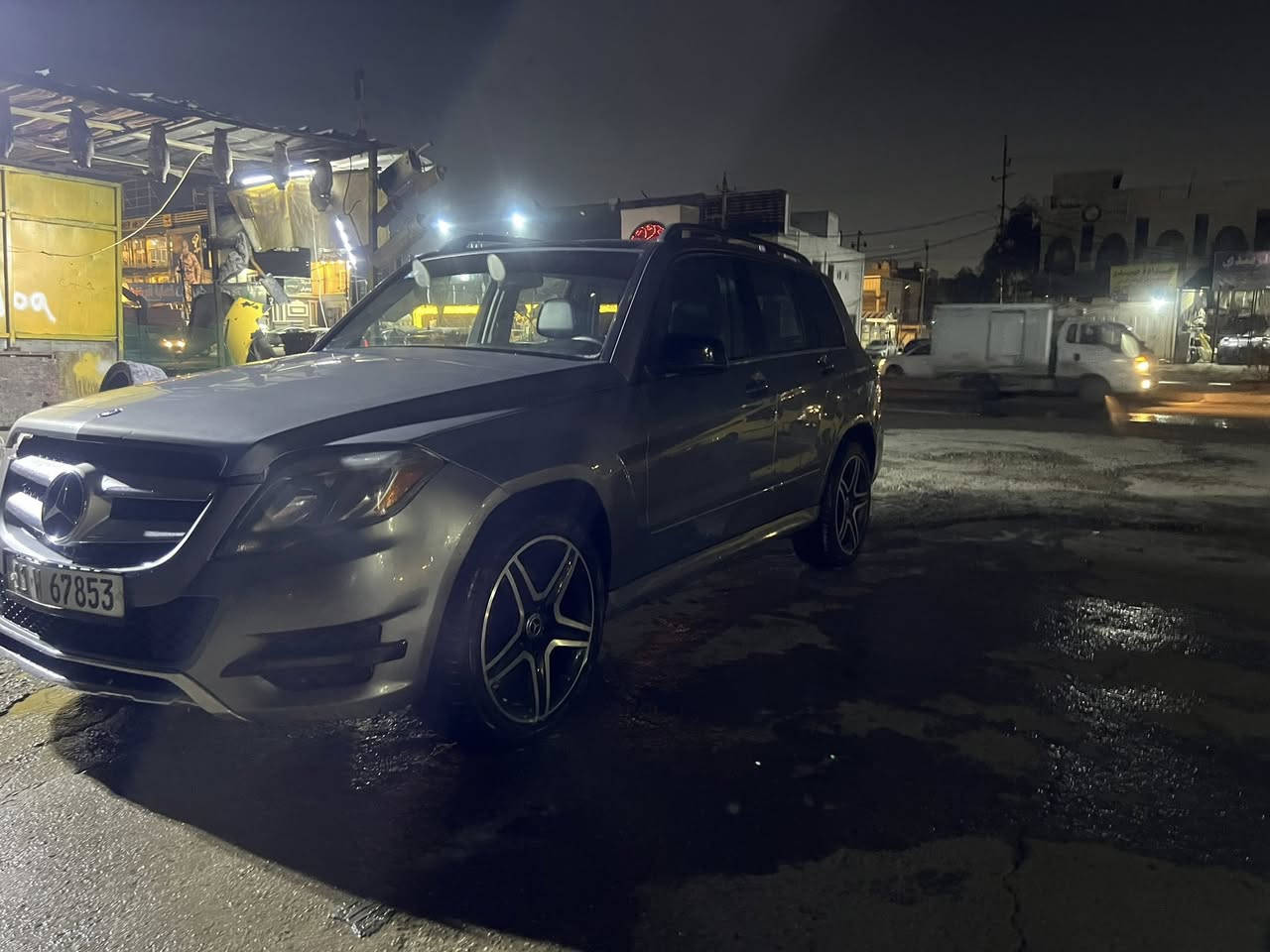(سلام عليكم
مرسيدس بنز GLK 350
موديل  2013
رقم ارقم بغداد
4X4 فور متيك
السيارة نظيفة 

داخل اسواد جلد 
تدفئة كشنات أمامية
محرك   3500 
6 سلندر
سيدي جنجر 6 أقراص
شاشة كبيرة وسطية 
حساس مطر
نظام اقتصادي ايكو 

ليد أمامي
تحكم ستيرن 
مثبت سرعة 
صندوك كهربائي 
سياره بصمه 
بانوراما 
محرك اقتصادي 
وارد امريكي
صبغ ٣قطع حادث خفيف 
اعلى فئة في glk
فول مواصفات 1/1
مكاني بغداد الدوره 
السعر 140 وبيها مجال للطيبين
للاستفسار اتصال ع الرقم ***********
