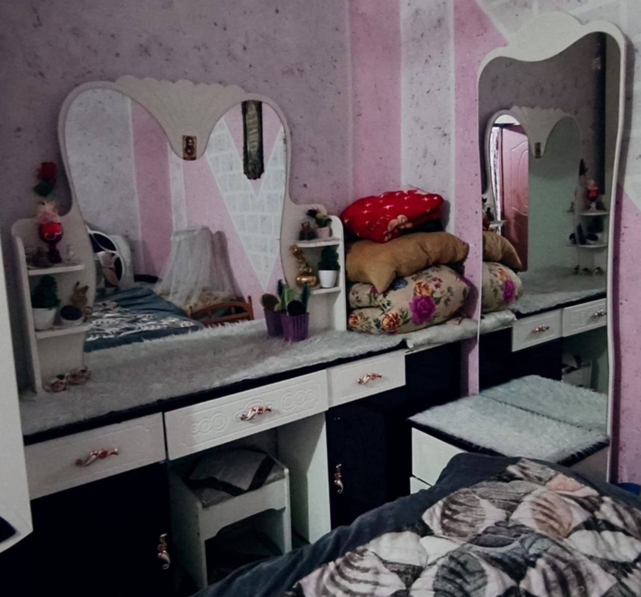 غرفه تركي سعر ٦٥٠ مع شد وفتح ونقل بيها مجال قليل مكان سماوه نيسان ***********
