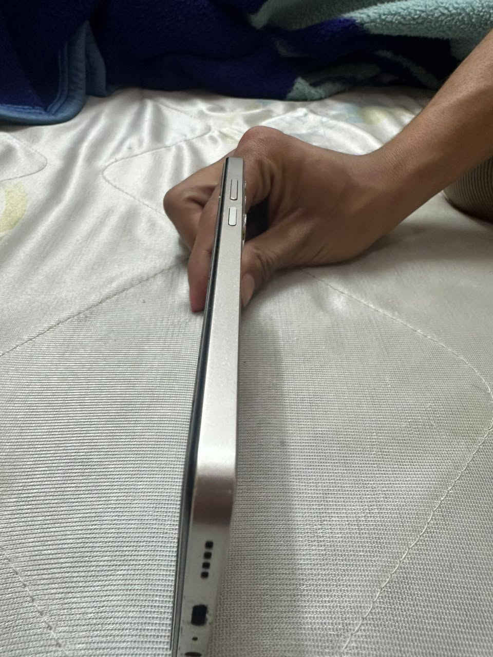 سلام عليكم موبايل ريلمي c65لمبوايل جديد شخط ما بي أي كسر ما بيه ذاكرته 256  سعرة 170 نهايتة مكاني بغداد الشعب (***********)
