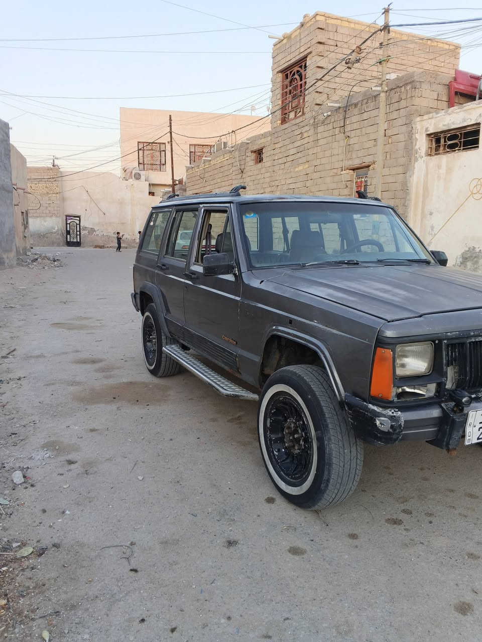 يا الله سلام عليكم سياره جيب شي روكي موديل 91 رقم بغداد انجليزي قسمي ثانوي لل 30 العنوان البصره***********//////***********/////46
