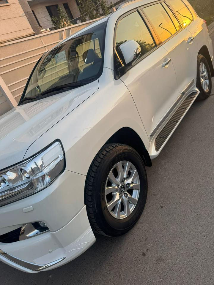 لاندكروز 2018 بريم أصل جديدة جدا كفالة عامة
رقم بغداد بإسمي السعر 52000 $ واتساب ***********
