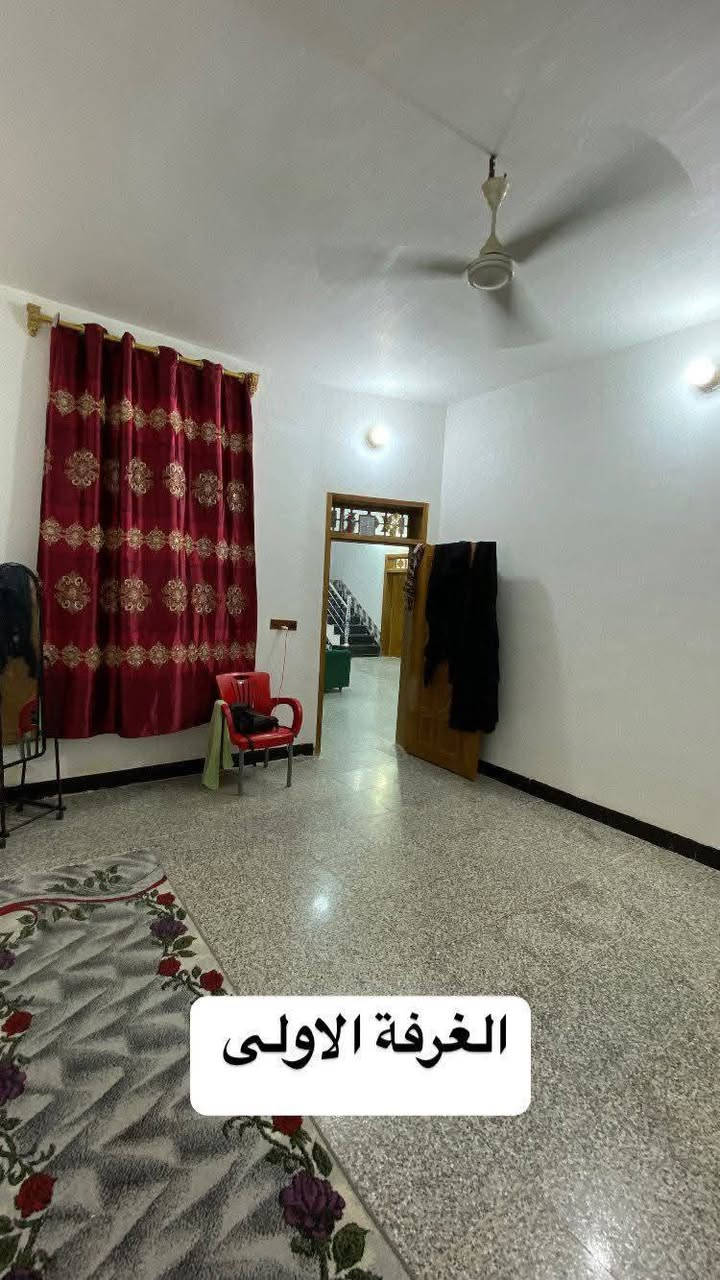 🛑بيت مع محل🛑..
للبيع طابو زراعي سند(25) مشمول بالتمليك)

المساحه:-240 متر مربع ✅ 

البيت بناء درجه أولى..اساس وسقف صب كونكريت

يحتوي البيت على..3 غرف نوم وصاله كبيره واستقبال كبير ومطبخ وحمامات عدد(2)

يحتوي البيت على مدخلين ☑️ 

 ارضيه كاشي ✅ درجه اولى 

السطح شتايگر درجه اولى 

البيت يطل على شارعين 

المنطقه تحتوي على ماء وكهرباء وتبليط

العنوان..📍شارع المطار مقابل محلق قريه الغدير

للاستفسار الإتصال على الرقم التالي أو مراسله واتساب ⬇️

***********
