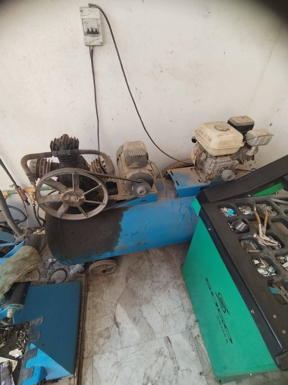 محل بنجرجي البيع كامل جاهز شغله خير من الله بيه خالعه جديد وبلانص وشالخه وبطل كيج كهربائي محل جاهز من كلشي تعال وشتغل وذا بس الأغراض هم ينباعن سعر المحل 3 ملاين ونص وبيه مجال الشراي يخابر ***********
