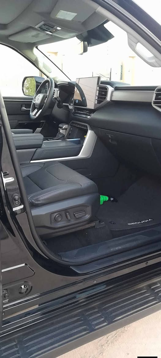 تويوتا سيكويا موديل 2023 جديدة بمعنى الكلمة ماشية 23 الف فيئة Limited محرك 6 سلندر (3.5T (3500 بانزين + هايبرد ضررها بسيط جدآ جاملغ أمامي صفحة السائق وربع البنيد بدون دواخل بدون ايرباك  رقم أربيل بأسمي تحويل مباشر سعر 60 الف دولار  يعني 6 شدات مجال للطيبين للإستفسار *********** عنوان ديالى بعقوبة الجامعة
