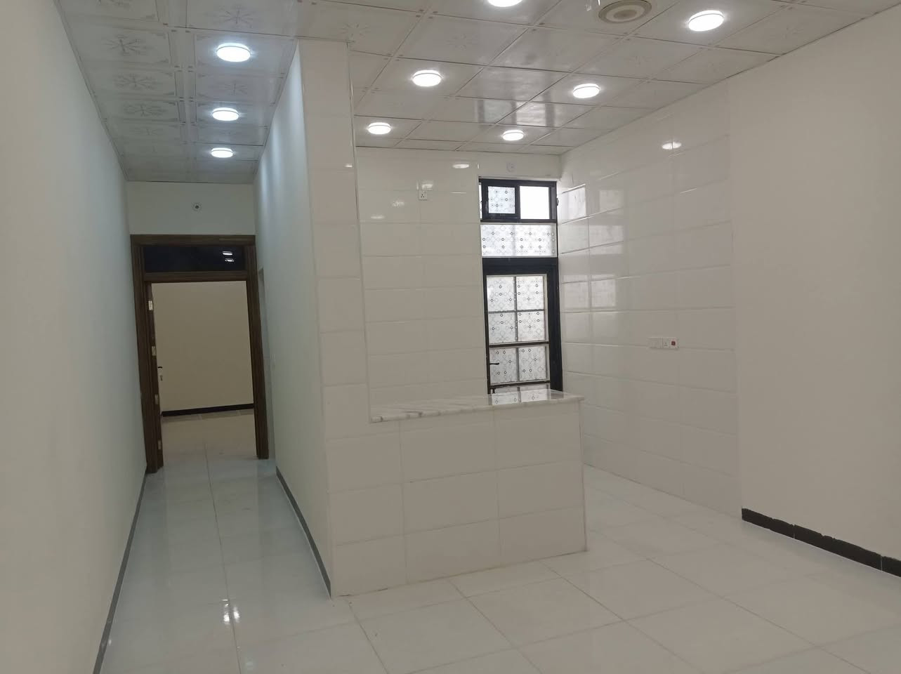 بيت حي الامين الاول بناء امرتب مساحه 100متر غرفه صاله مطبخ استقبال  ***********
