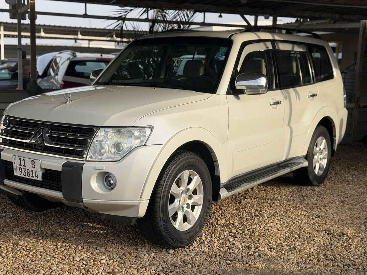 السلام عليكم
للبيع باجيرو 2010 وكالة الحبتور 
فول مواصفات 
رقم بغداد بأسمنا تحويل ثاني يوم 
فتحه جلد كشنات كهرباء دمام خلفي اشاير مري مري شفط فول تحمم ستيرن لايت زنون السياره جديده بمعنى الكلمه مال جناي برغي ماعايزه كفاله عامه من الفتح والصبغ والتبديل 
بيها كارت شبر بطرف البنيد جهه الراكب الباقي كفاله من كلشي 
ماشيه 188 الف حقيقي
كير ومحرك كفاله برغي ممفتوح بيهن
تخم حداديه وتخم تاير وتبريد كله وكاله
السعر 143$ وبيها مجال بسيط 
مكاني بابل مركز الحله 
للاتصال فقط غير متواجد ع النت 
***********
