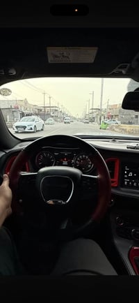 جالنجر مديل 23 sxt حادث جاملغ وبنيد بدون دواخل  السياره كفاله من الشخط...