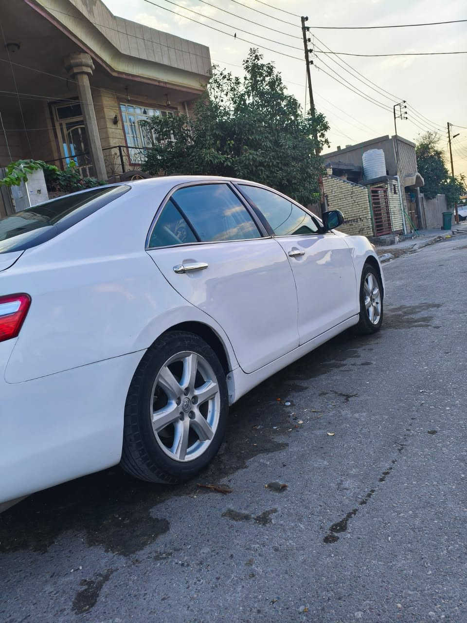 كامري موديل 2007 رقم بغداد سنويه لل2028
كشن كهرباء وجلد
فتحه سقف
صدر امامي خلفي جديد
اربع تايرات جدد 
كهربائيات كلها جديد 
كير ومكينه وتبريد مكفولات
السياره لون ابيض مصبوغه عام 
كروس سرعه وبرده خلفيه وتحكم ستيرن

السعر 87بيها مجال بسيط 
مكانها بغداد 
***********
