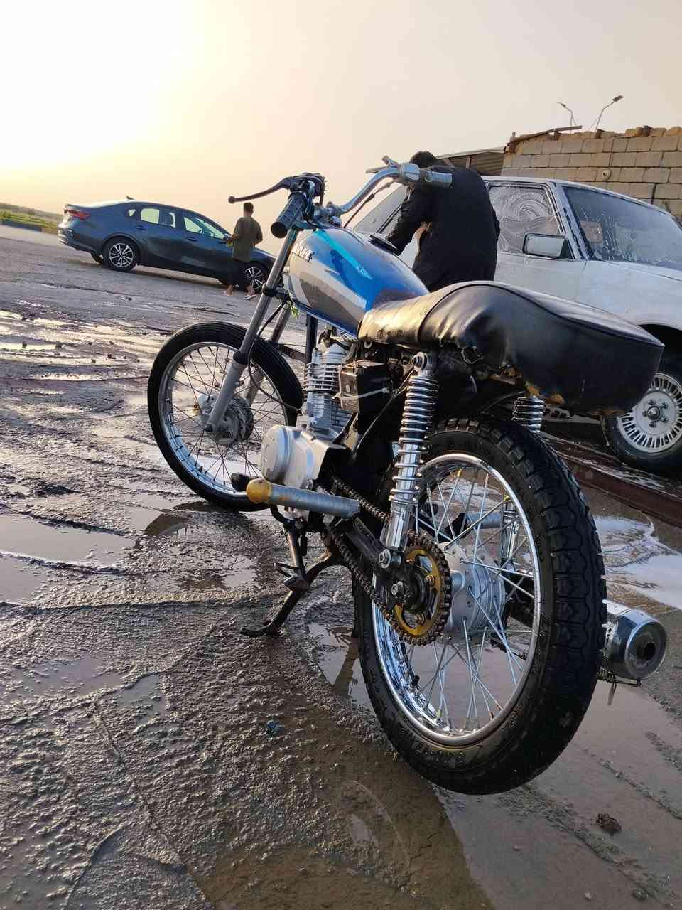 السلام عليكم 
نامه شلامچه كلك كلك كلك للبيع 
شاصي شلامچه اصل 
مافارغلها وارد ابيع
السعر ٣٥٠ 
ناصريه يم الاكاديمية 
الدراجه شوفت عينك ترايك وين ماتريد 
هاون 
***********
***********
