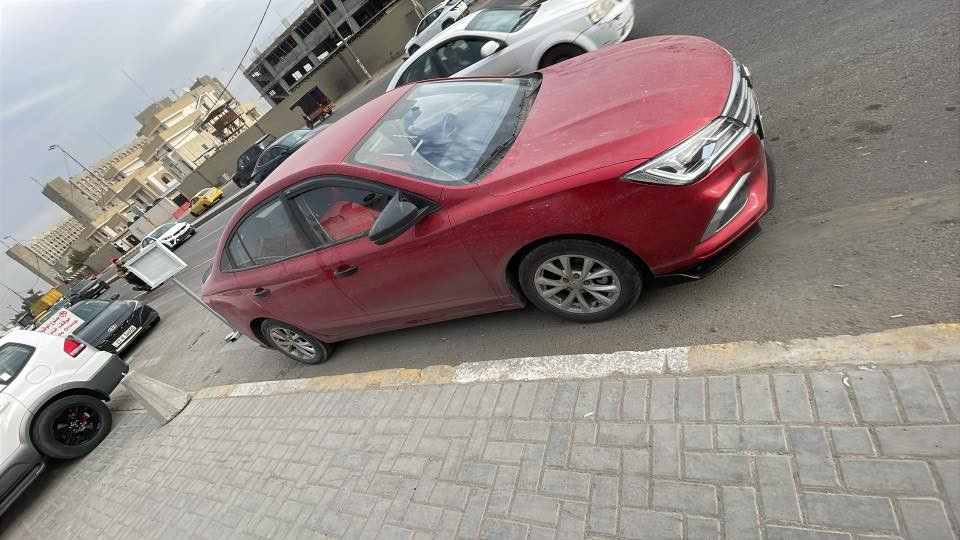 ‎(((رقم أربيل  )))
الفئة ستاندر STD
‎المحرك 1500 تنفس طبيعي 
‎كير اوتماتيك 
‎شاشة carply
‎تحكم ستيرن جهتين
‎مثبت سرعة
‎ايرباك عدد 2
‎اشاير بالمري
‎ ترحيب
‎حساس اطارات 
‎ويل كب
ماشية ٥  الف بعدها زيرو ومكفولة كفاله عامه من كلشي عليها إضافات لايت led عدسة متغير وجهاز كار بلي تتحول الشاشة يوتيوب لحية وسكوبات ومراية باتمان ومصروف عليها خير من الله 
مكانها بغداد *********** 
سعرها 110وبيها مجال
