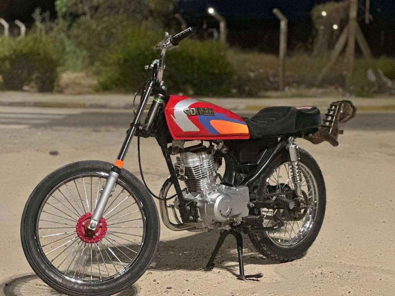 حبايب مكلف👉 بل نشر للبيع كفاله👀 عامه شاصي 2020❤️‍🩹 اصولي ،،،🏍️ مكاني حله حي الجزائر وهاذه صاحبه ليحب يراسله ❤️‍🩹🏍️ حــــر احہٰمد ورقمه هاذه ،،👇
                           ‏‪***********‬‏
