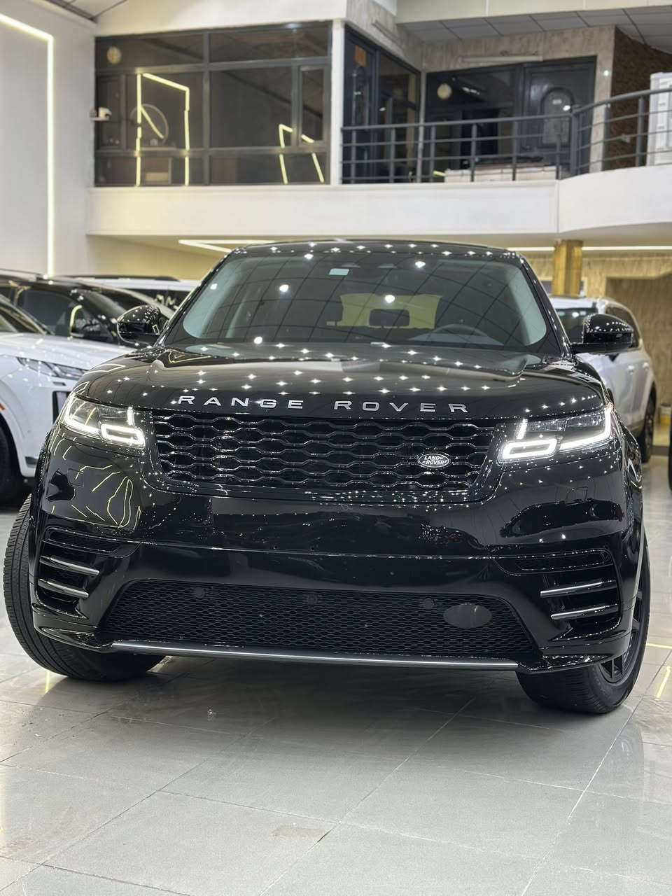 السلام عليكم
2024 RANGE ROVER VELAR   P250
بانورما 
شاشات 
جنطه كهرباء 
بصمه 
رادار 
تحذير تصادم 
حساس امامي خلفي 
انضمه قياده 
شاشه متحركه 
ماشيه32 الف  
 بدون صبغ
***********
***********
