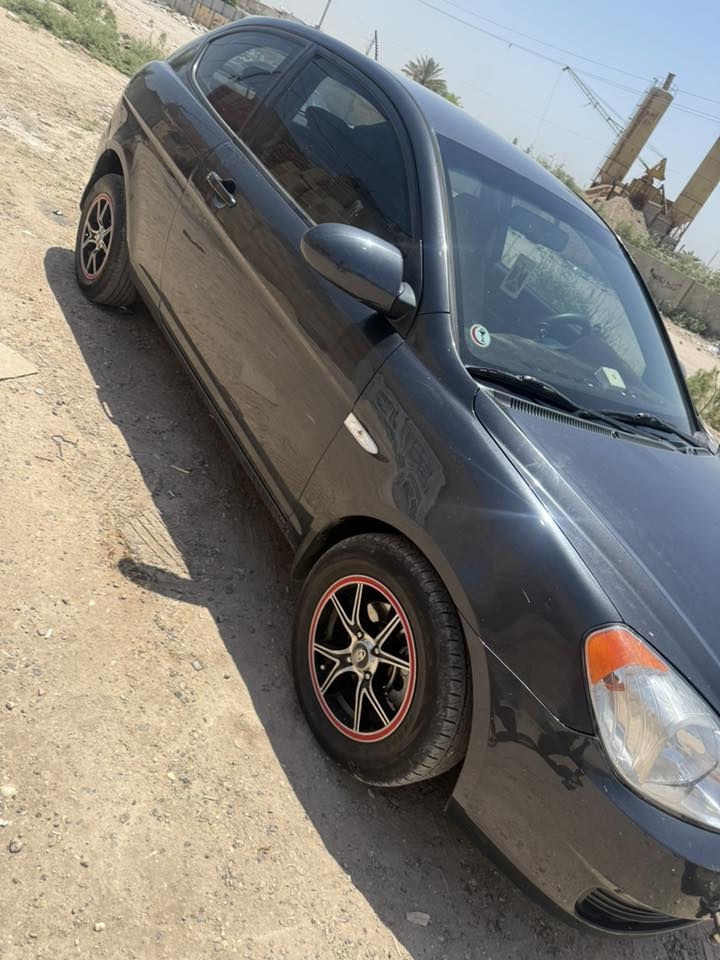 هونداي اكسنت ٢٠٠٨ امريكي
السيارة باسمي برغي نقص مابيها
تجي تشوف بعينك اذا بيها نقص اي شي اني حاظر 
السيارة كلها جاهزه من كل النواحي بانزين فقط محسن ادير يشهد الله السيارة هزة جديدة ومتعوب عليها بالقران تبريد منظومة جديدة اول البارحة مشدودة قسم بالله تجي وتشوف بعينك 
سستم صوت مضخم غرفة بالكارتون جديدة
صدر السيارة مال زيرو والله العظيم
عدا هذا الي كلته اي شي نقص اني اتحملها 
مكان السيارة الغزالية
السعر ٧٢ وبيها مجال قليل 
*********** علي
