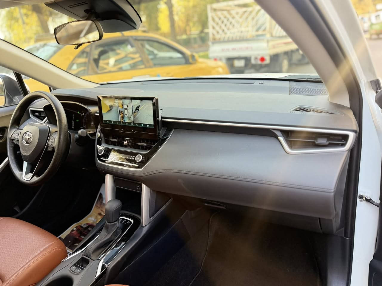 تويوتا كورلا فرونت لاندر   هايبرد 
رقم بغداد مشروع وطني 
خليجي مكفوله كفاله عامه 

‎موديل 2024
مستخدم عداد 9000 Km
‎بصمه تشغيل 
فتحه سقف 
‏‎ويل كب حجم 17 
داخل جلد 
‎هندبريك كهرباء 
‏‎شاشه كبيره 
اريل نفكيتر 
مكينه 1.8 
تحكم ستيرن 
رادار امامي 
تحديد مسار 
نظام ترحيب 

‎ مكانه بغداد الكراده 
‭0770 344 7990‬
