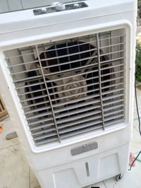 مبردة بلاستك • مستعملة • نظيفة