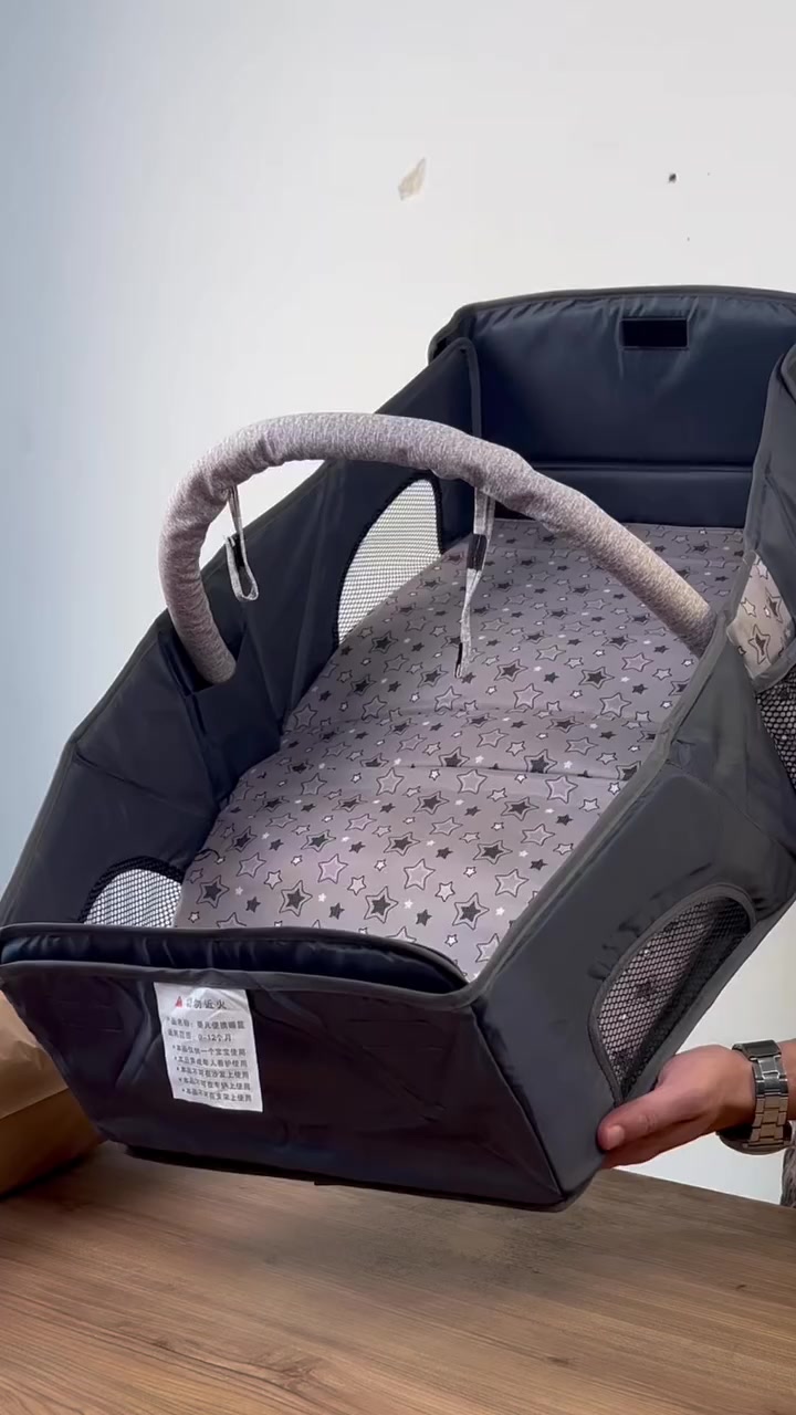 سرير طفل محمول شكل حقيبة
20,000

👶✨ سافري ويا طفلك بكل راحة واطمئنان

سرير طفل سفري يتحول لجنطة خلال ثواني

خفيف وسهل الحمل وينفتح بدون تعب

جوانب شبك لتهوية أفضل وأمان أعلى

قاعدة مريحة حتى ينام طفلك براحة

مثالي للرحلات، الزيارات، وحتى بالبيت

حل عملي لكل أم تحب الراحة والتنظيم 💙


**إذا كنت صاحب هذا الإعلان وتريد حذفه لأي سبب، رجاءا أرسل رسالة إلى الدعم الفني**