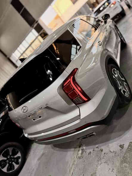 هيونداي بالسايد  بريميوم  اعلى فئه للبيع 
موديل 2024
 لايت ثلاثة عدسات
✅كامرات 360✅
✅صور الحادث موجوده✅
✅كلين تايتل تعتبر ✅ 
فقط الجاملغ مفتوح ومن اجتني من امريكا كل غراضها بداخلها
 
 حجم المكينة 6 سلندر 3800 

‏‎. رادارت خلفية وجانبية
‏‎.فتحة سقف +
‏‎. كشنات ابيض كهرباء خزن وضعيتين مع تدفئة وتبريد المقاعد الامامية والخلفية
‏‎. ٤ وضعيات قيادة 
‏‎. قراءة خطوط السير 
‏‎صندوق كهرباء 
‏‎٣ قطع تبريد
‏‎حساسات أمامية وخلفية
‏‎دشبول شاشة ديجتل
‏‎دخول بصمة ذكي
‏‎سايد بريك كهربائي 
‏‎أوتو هولد + نقطة عمياء
‏‎. شاحن لاسلكي
‏‎. مثبت سرعة
‏‎. مرايا جانبية هيتر + تعتيم
‏‎. بدلات التغير السرع شفتات على المقود
‏‎. حساسات نقطة عمياء + مساعدة تغيير المسار
‏‎. نظام الثبات الالكتروني
‏‎نظام التحكم بالفرامل
‏‎نظام التحكم بالسحب
‏‎نظام التحكم بالفرامل على المنعطفات
‏‎نظام حساس ضغط الاطارات 
‏‎نظام تحذير من الاصدام
‏‎نظام مكابح طوارئ
‏‎. نظام الصوتي سستم من هارمن كاردن 
. اربع وضعيات تحكم سبورت وايكو والخ..
✅دخول جديد للعراق✅
✅جاهزه 100‎%‎✅ماتصرف عليها اي شي انشالله 

مكان السياره بغداد 
للاستفسار:***********
