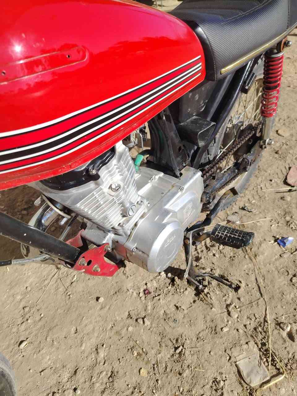 السلام عليكم تعميره 23 كلك الدراجه حلوه  ونضيفه وبيه شلعه ومعدل فول الدراجه  عارضه ب400وبيه مجال ماكني طويريج ام روايه البوحسون رقمي ***********
