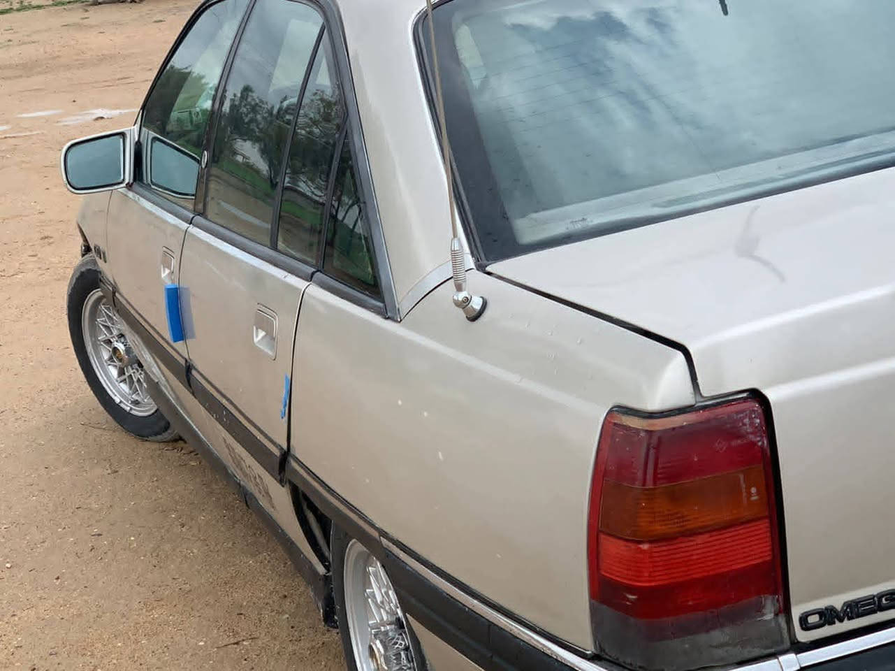 اوبل اوميكا للبيع..
موديل ٩٣
اوتماتيك
بلادي.   بسعر مناسب أو قصط
رقم انبار.    

*********** متواجد واتساب تصل مباشر
