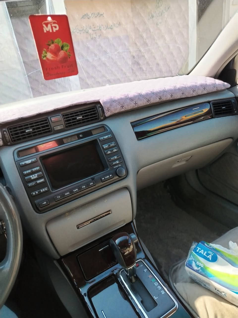 ملكة قرار ٤٨ الأنبار أربع دكم ديفور كبير جديدة مابيه صبغ ولاطخه سعرها ١٥٠رقم تلفون ***********   ***********
