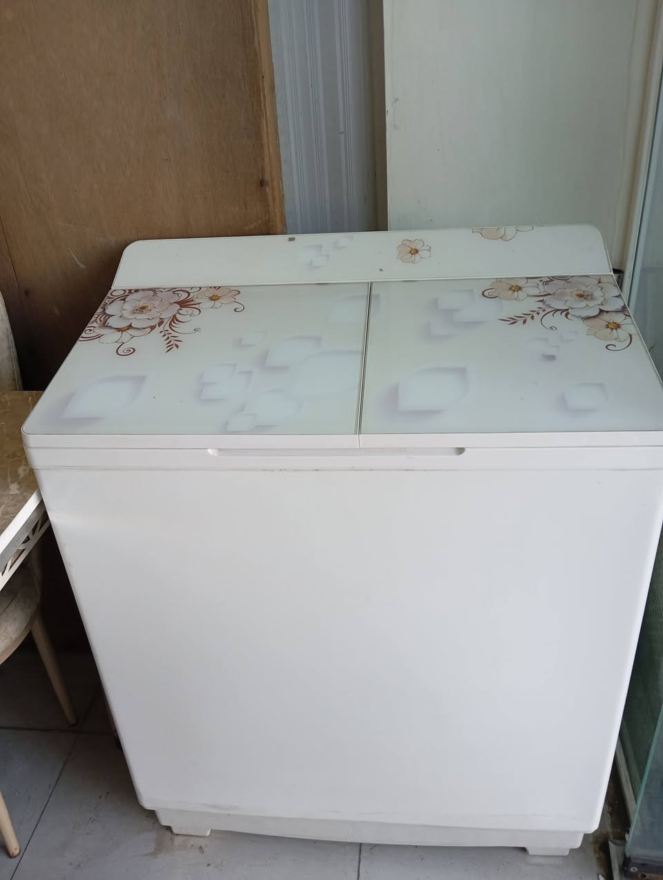 للبيع
أغراض منزليه نظافه فول استعمال
جدا قليل 
ميز طعام مع 6كراسي
غساله ملابس 
ثلاجه حجم 14
سنك مرمر هيكل المنيوم ابواب بالون بالون بريص قياس 130
هفلان شارع سيد طيب 
للاستفسار ***********
