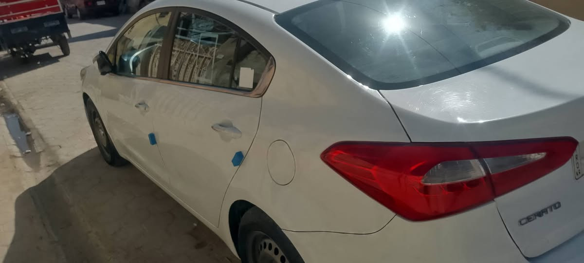 السلام عليكم 
للبيع سيارة  كيا سيراتو خليجية موديل 2015 فول مواصفات عدا البصمة 
فتحة 
حساسات امامية وخلفية وكاميرا 
شفتات تحكمات شاشة خزن تبريد خلفي 
مري شفط 
لدات امامي وخلفي
دوشمة جديدة
سيارة جاهزة من مكينة وكير وتبريد وتدفئة وحدادية 
السيارة بيه بارد مكانين بسيط وبيه دور السائق الخلفي صبغ  
رقم اربيل دولي سنوية لسنة  2030 بسم شركة تريد مداور او وكالة 
السعر 125وبيه مجال
للاستفسار الاتصال بالرقم ***********
